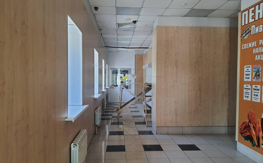 Помещение свободного назначения 341 кв. м на первой линии фото