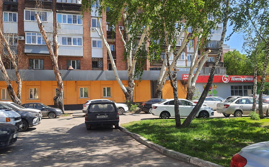 Помещение свободного назначения 341 кв. м на первой линии фото