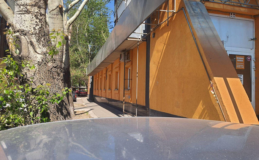 Помещение свободного назначения 341 кв. м на первой линии фото