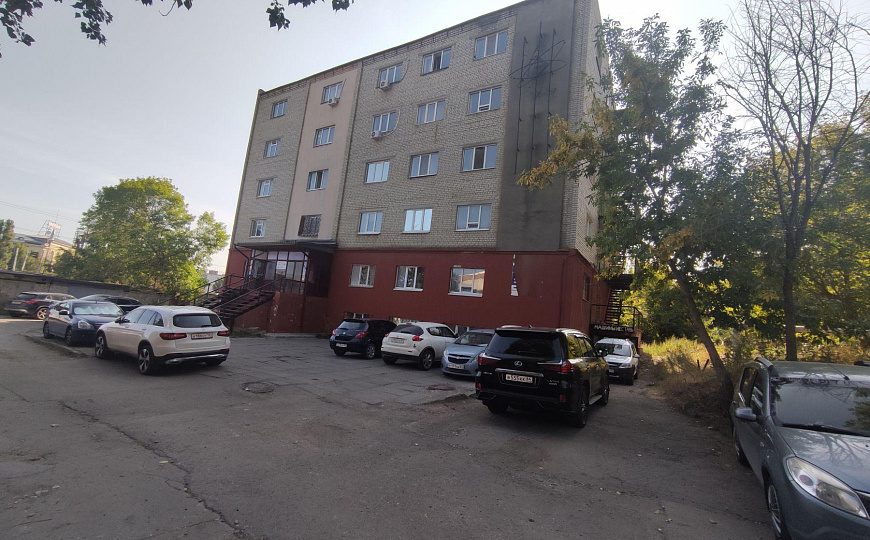 Здание с арендаторами, 2 136,9 м² фото