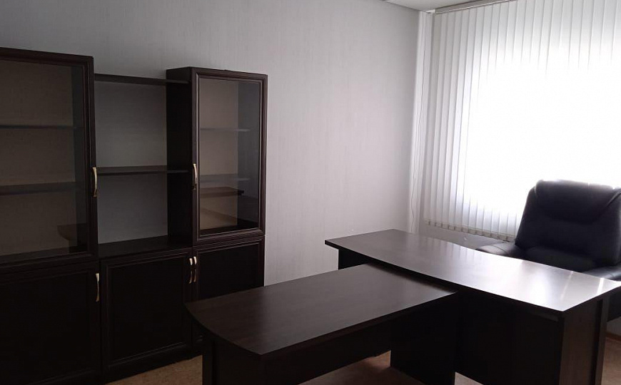 Здание с арендаторами, 2 136,9 м² фото