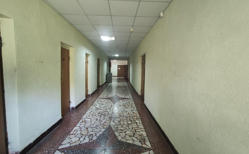 Здание с арендаторами, 2 136,9 м² фото