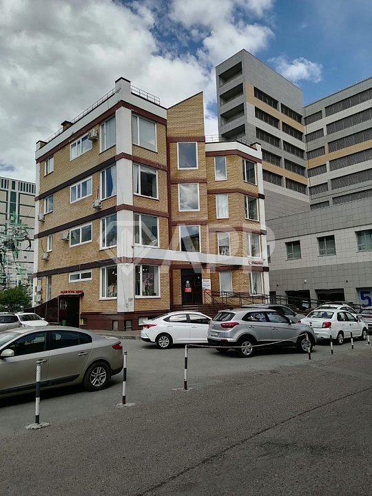 Продаю отдельно стоящее здание 756 м² в центре фото