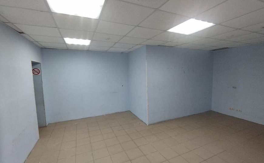 Помещение свободного назначения 123 м2, с большим трафиком. фото