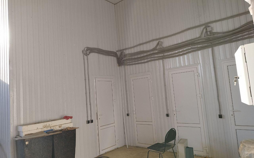 База, производство, склад 1080 м2, земля 1,4 Га  фото