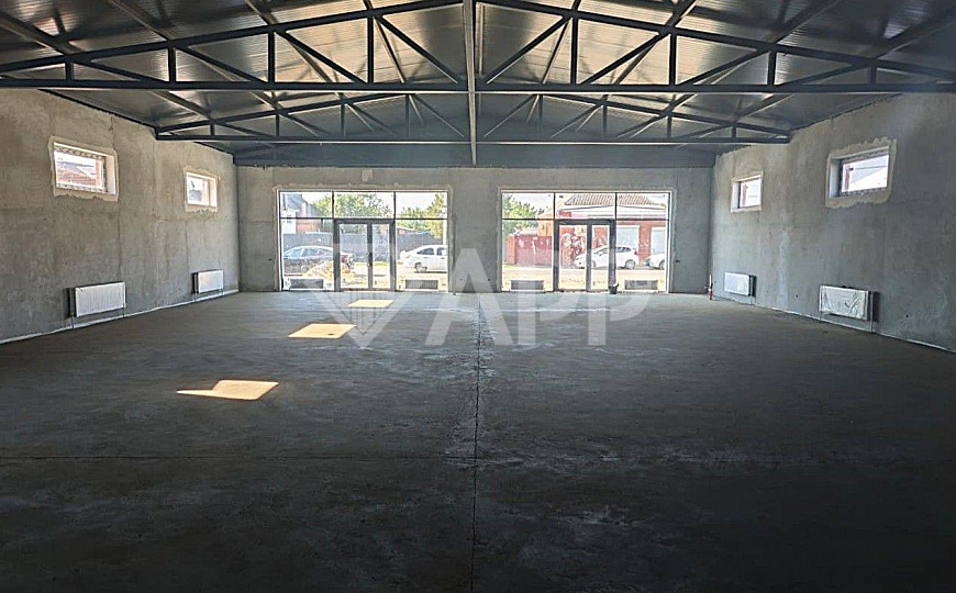 Сдаю торговое помещение, 480 м² фото