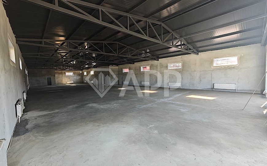 Сдаю торговое помещение, 480 м² фото