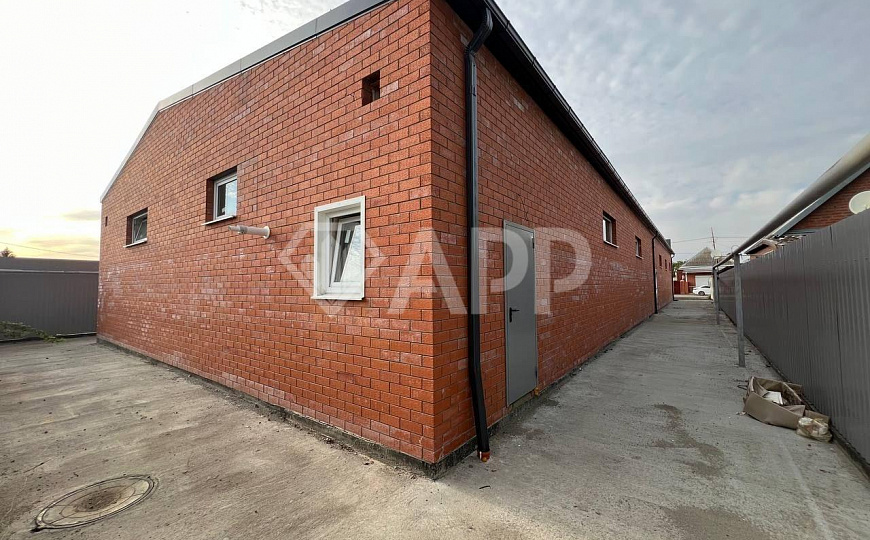 Сдаю торговое помещение, 480 м² фото