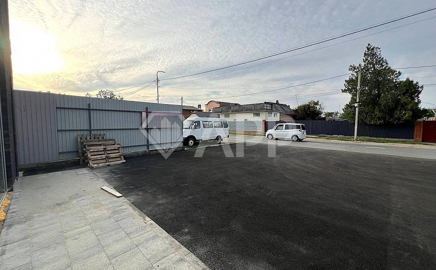 Сдаю торговое помещение, 480 м² фото