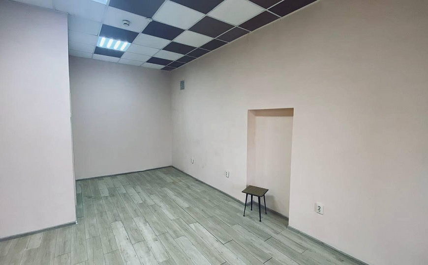 Магазин проходное место 26 м2. фото