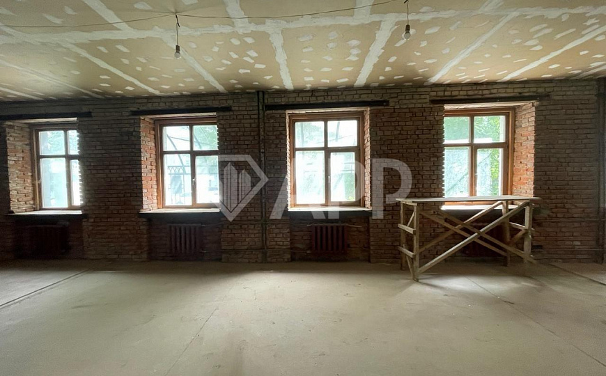 Помещение в центре на трафике. фото