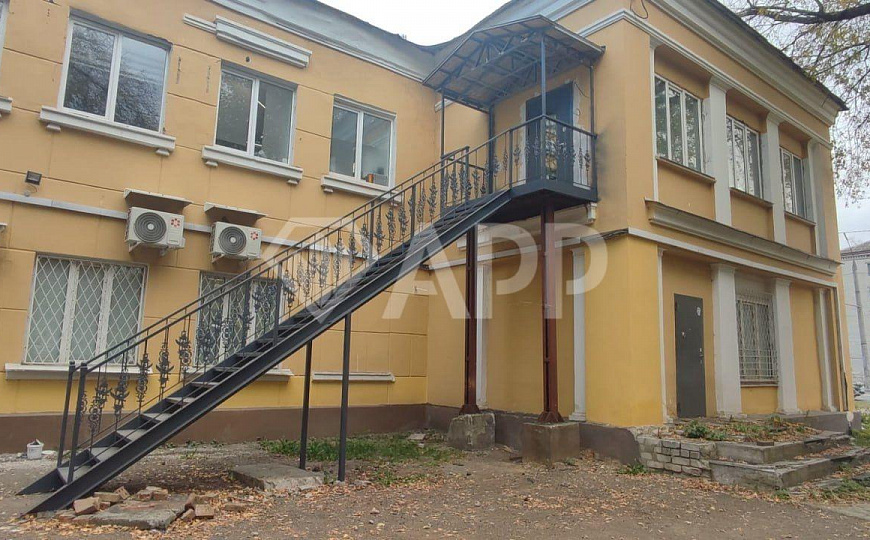 Офис с парковкой 92,6кв.м фото