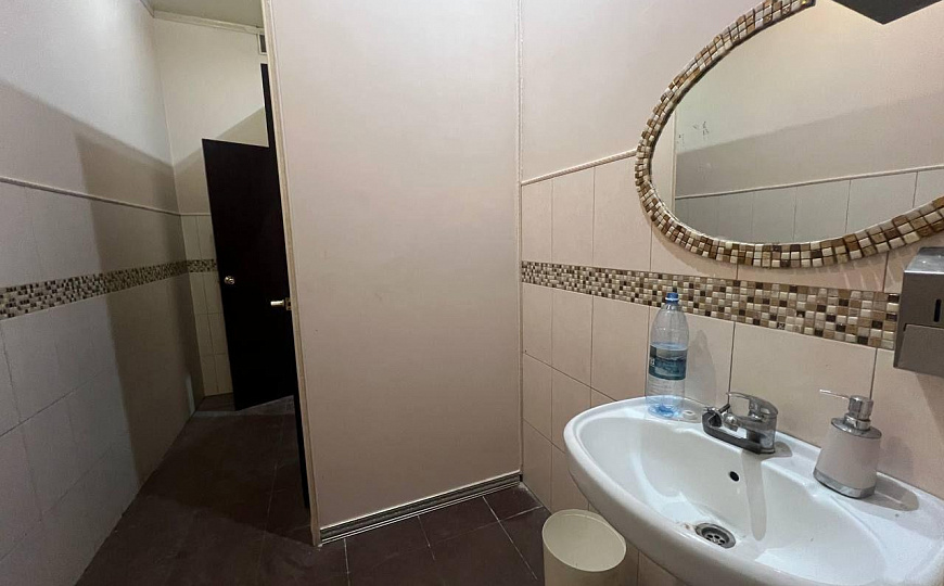 Аренда готового здания под ресторанный бизнес, 671,7м² на 1 линии фото