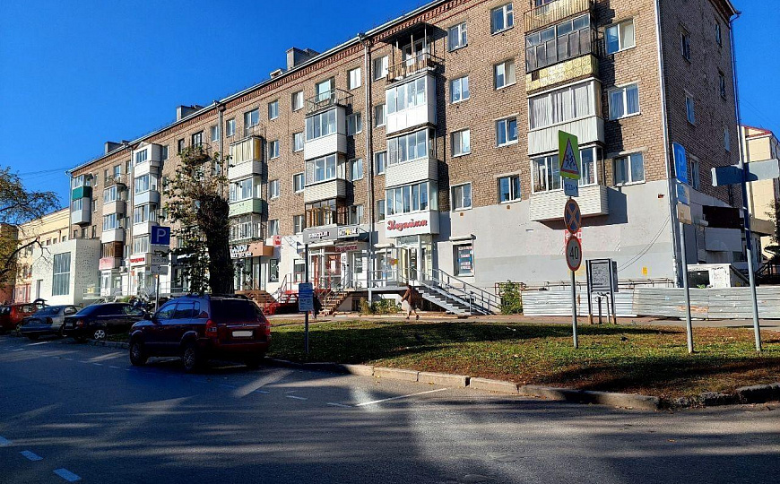 Помещение свободного назначения в центре фото