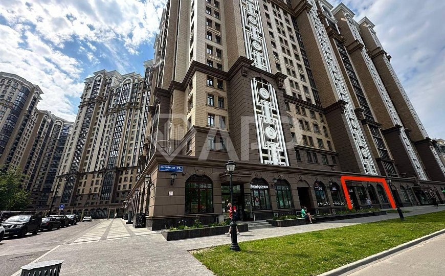 Предлагается в аренду торговое помещение фото