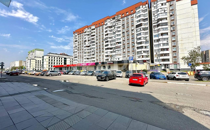 Предлагается в аренду торговое помещение фото