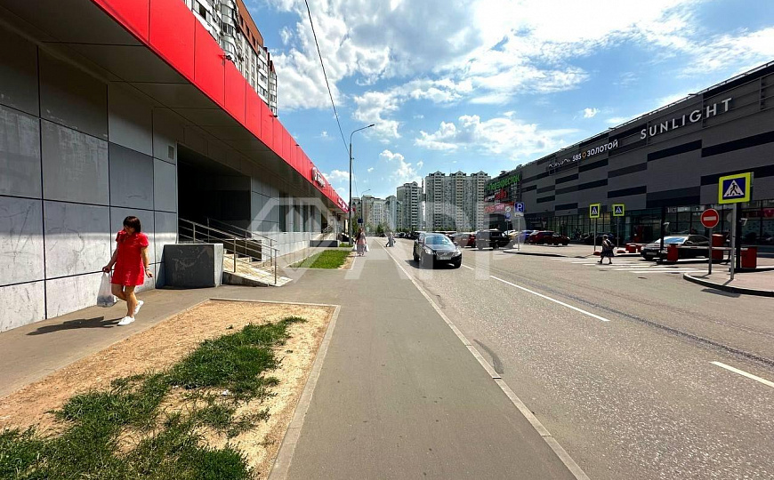 Предлагается в аренду торговое помещение фото