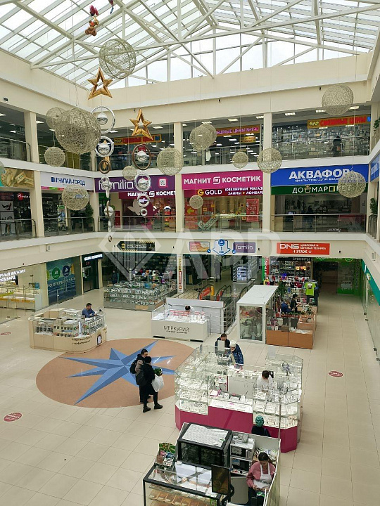 Аренда помещений в ТРЦ ПАРУС, (от 9 до 700 м2). 100 метров от Метро фото