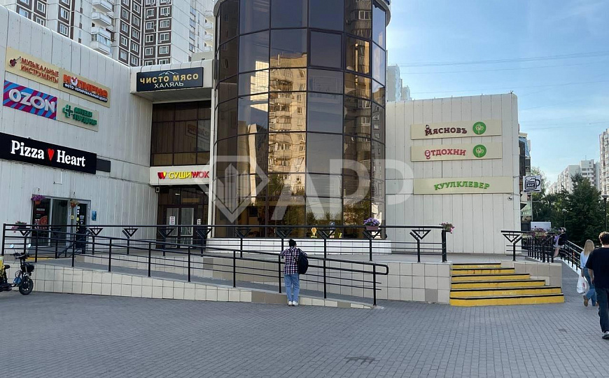 Сдам ПСН на входе в ТЦ фото