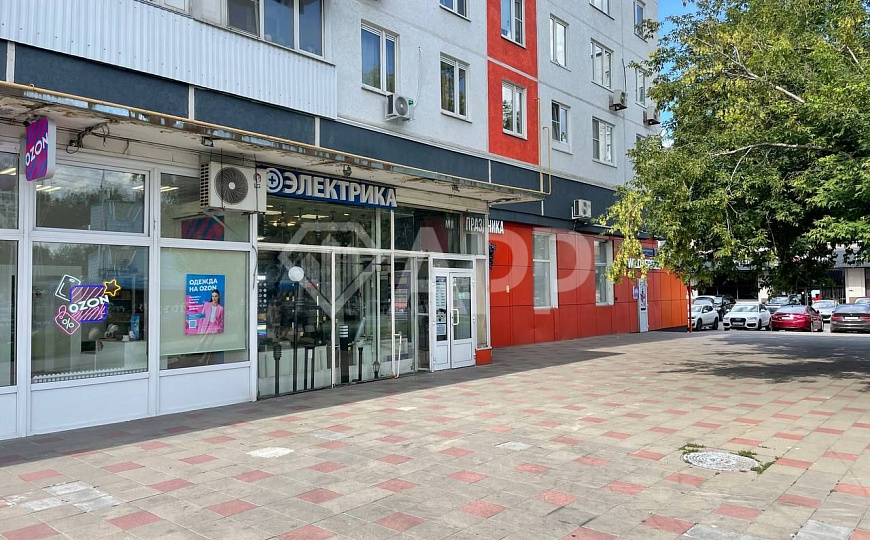 Сдам помещение на трафике с витринами фото