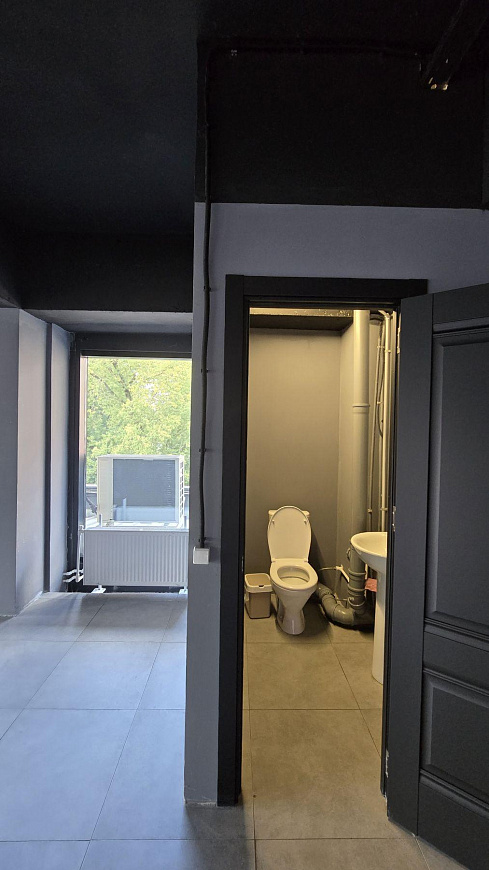 Помещение в современном ТЦ. фото