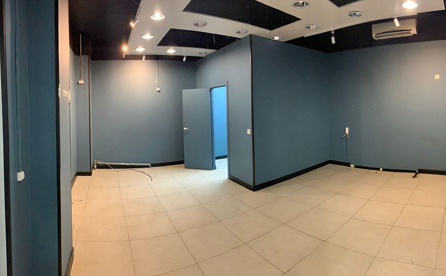Торговое помещение, 31,9 м² с высоким трафиком. фото