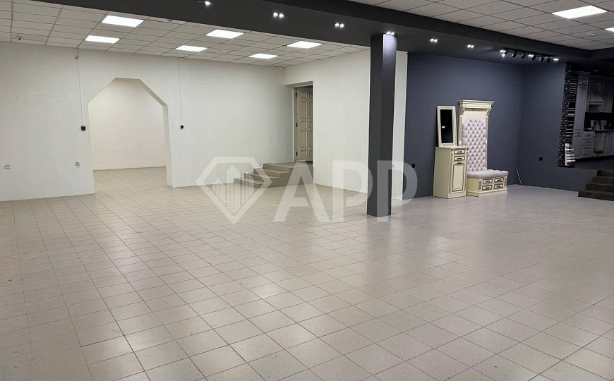 Сдаю торговое помещение 150 м2 фото