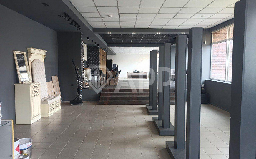 Сдаю торговое помещение 150 м2 фото