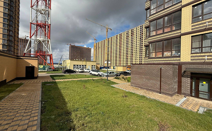 ЖК на 3 000 квартир/Помещение свободного назначения фото