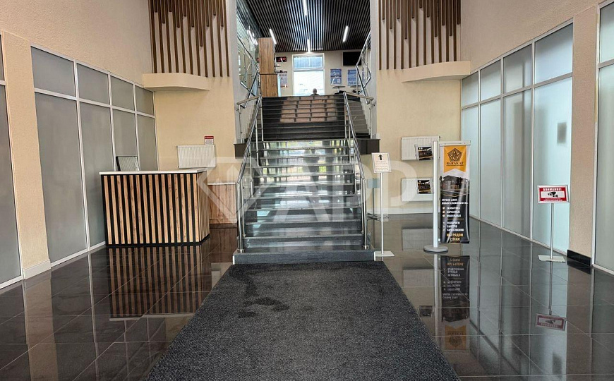 Офис рядом с метро, 69 кв.м. фото