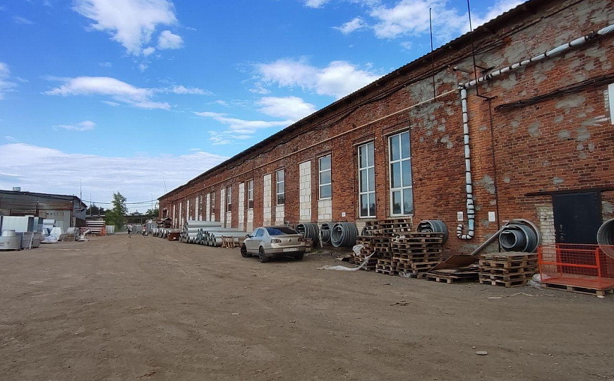  База, 900 м² фото