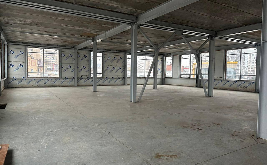 Сдаются площади на от 450 до 897,7 м² фото