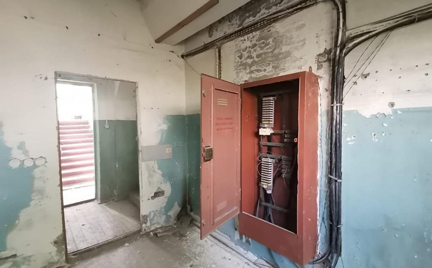 Отдельно стоящие здания 2051,7 м² с зу 1894 м²  фото