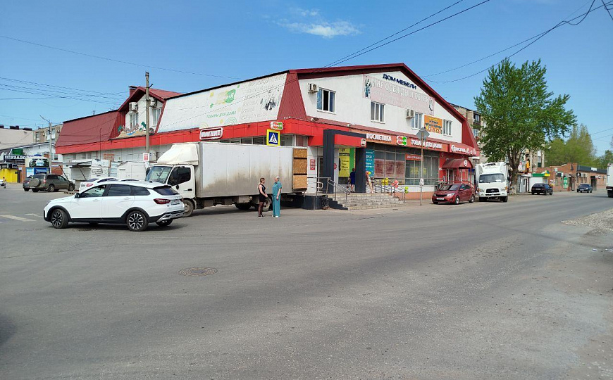 Торговое помещение 550 м2 фото