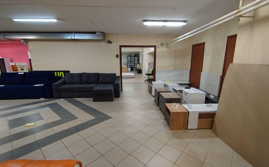 Торговое помещение 550 м2 фото