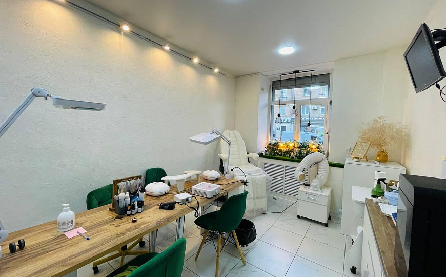 Помещение свободного назначения в центре 76м² фото