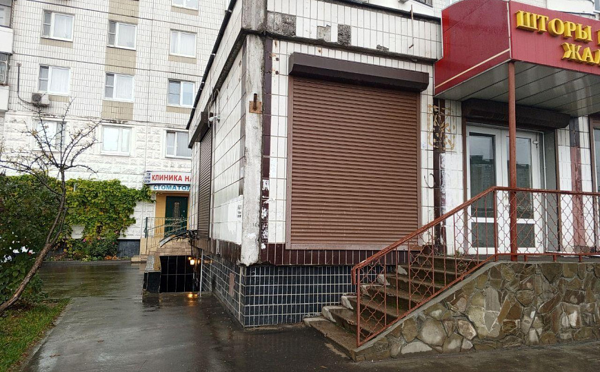 Помещение в подвальном этаже фото