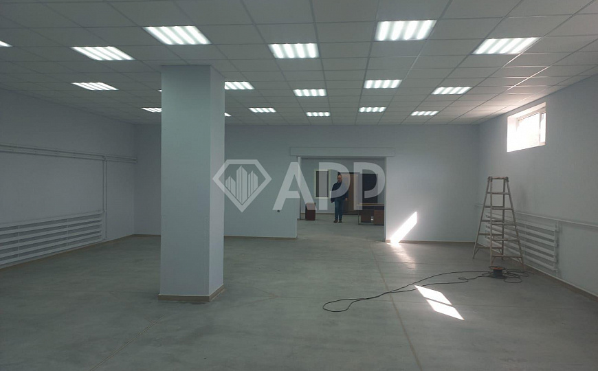 Сдаю складское помещение, 420 м² фото