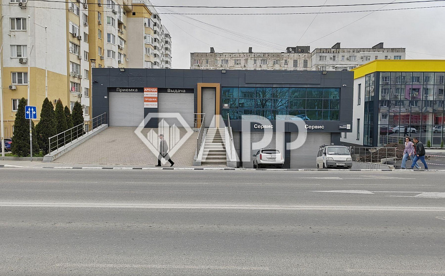 Сдаю торговое помещение, 640 м² фото