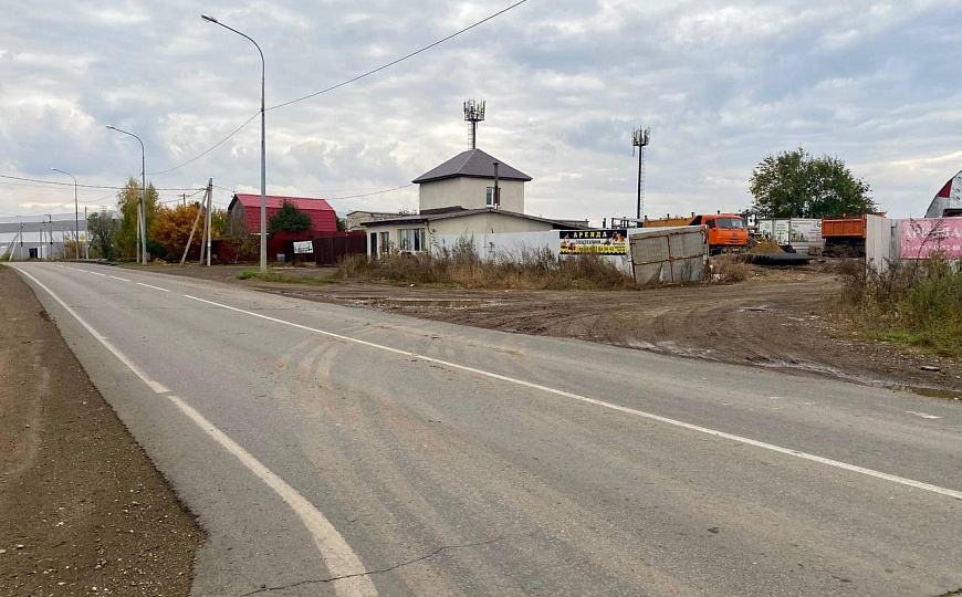 Универсальное утеплённое помещение с большими воротами фото