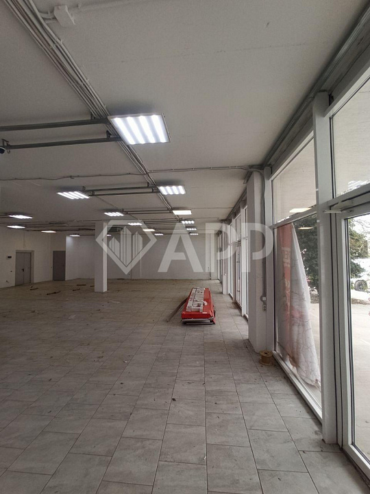Сдаю торговое помещение от 70 до 223 м² фото