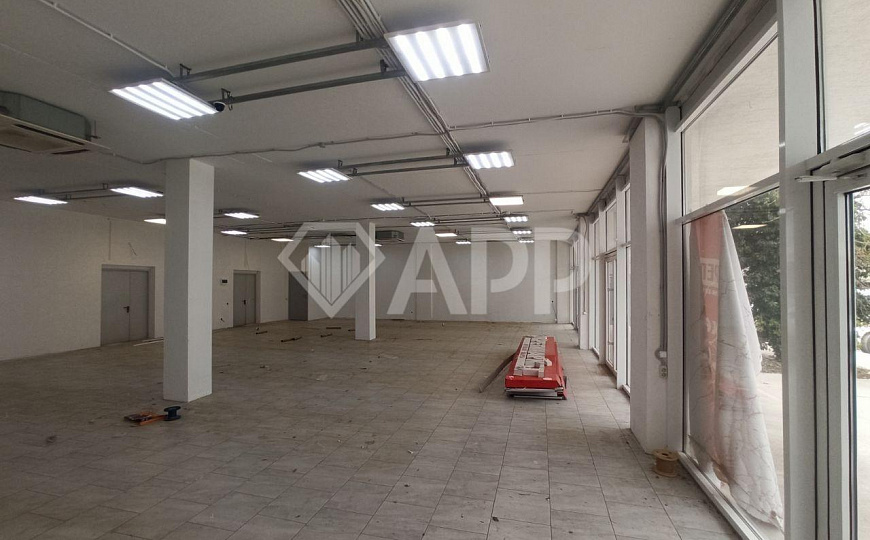 Сдаю торговое помещение от 70 до 223 м² фото