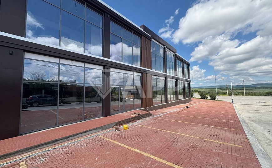 Сдаю торговые помещения от 100 до 400 м²  фото
