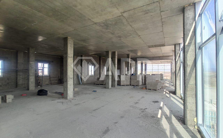 Сдаю торговые помещения от 100 до 400 м²  фото