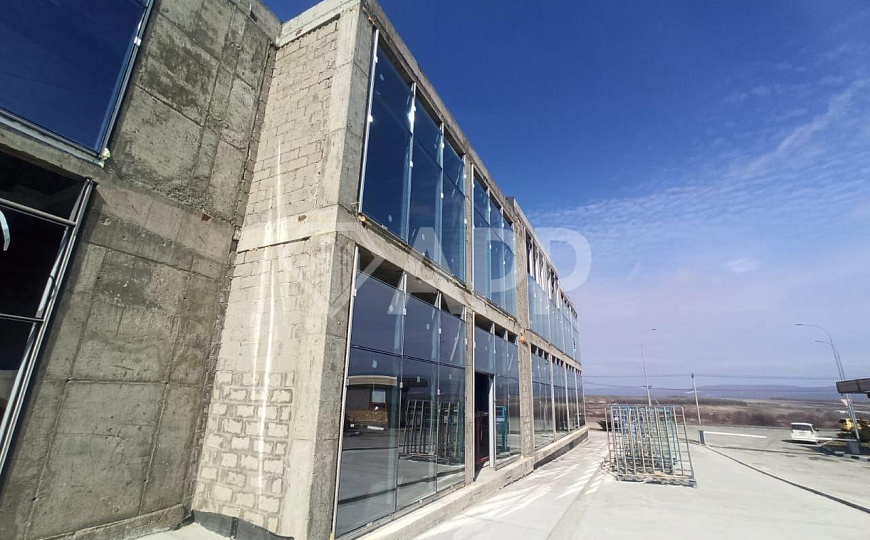 Сдаю торговые помещения от 100 до 400 м²  фото