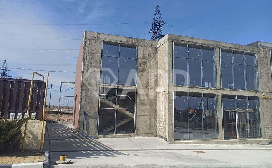 Сдаю торговые помещения от 100 до 400 м²  фото