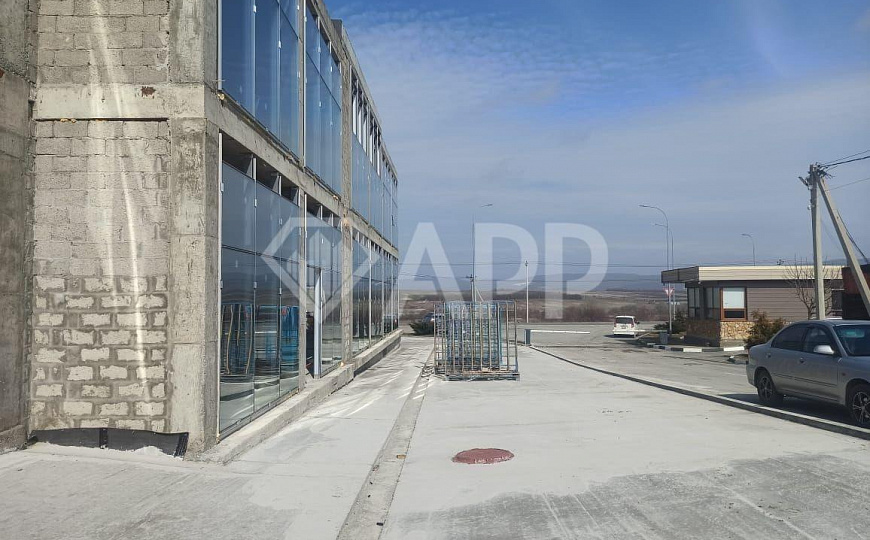 Сдаю торговые помещения от 100 до 400 м²  фото
