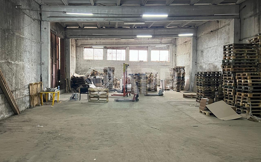 Сдам складское помещение, 500 м². От 300 до 500 м². фото