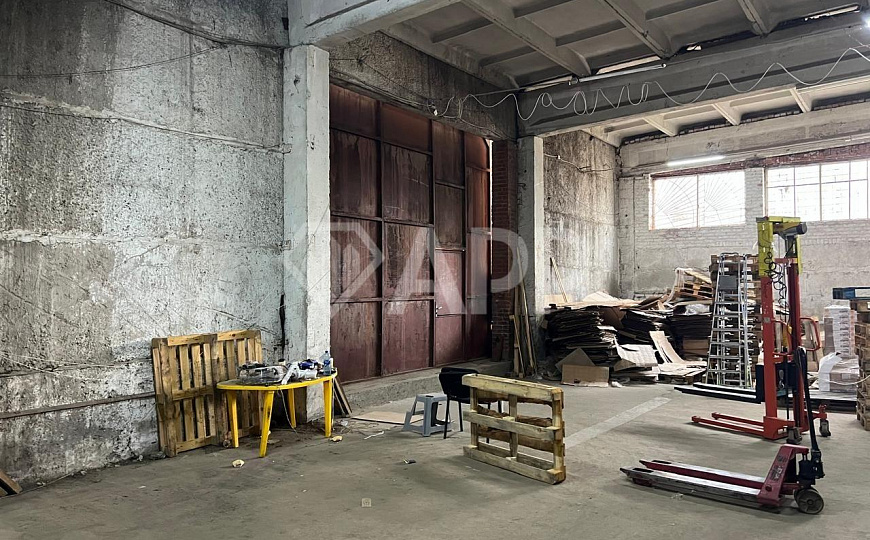Сдам складское помещение, 500 м². От 300 до 500 м². фото