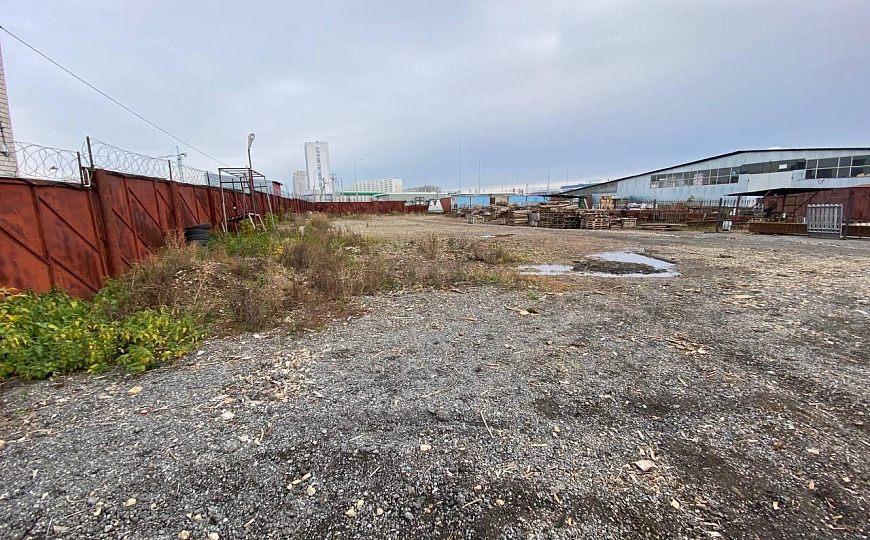 Сдается огороженная площадка фото